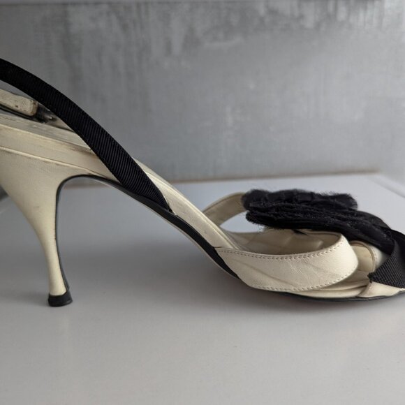 CHANEL Camellia Black Bow Ivory Leather Heels Shoes Slide Slingback Sandals - Picture 10 of 16